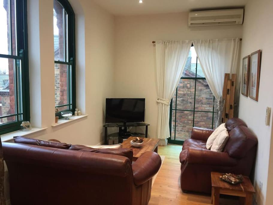 Converted Chapel Filey Floor To Ceiling Arch Window المظهر الخارجي الصورة