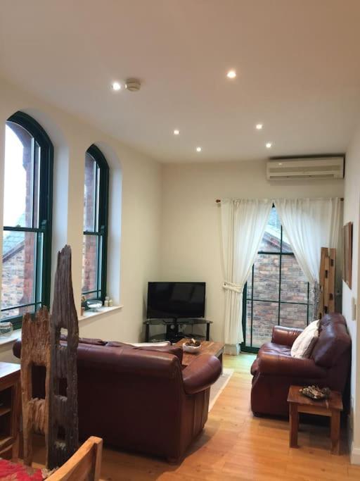 Converted Chapel Filey Floor To Ceiling Arch Window المظهر الخارجي الصورة