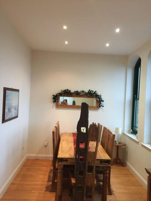 Converted Chapel Filey Floor To Ceiling Arch Window المظهر الخارجي الصورة